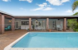4-zimmer haus in der stadt 286 m² in Miami, Vereinigte Staaten. $1 150 000