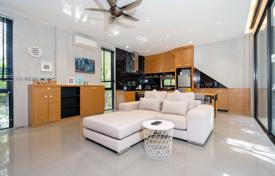 1-zimmer haus in der stadt 120 m² in Kamala, Thailand. $223 000