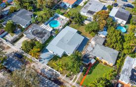 Haus in der Stadt – North Miami, Florida, Vereinigte Staaten. $750 000