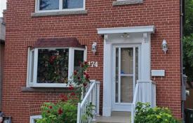 5-zimmer haus in der stadt in Scarborough, Kanada. C$1 009 000