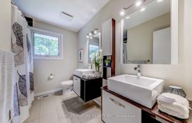 10-zimmer haus in der stadt in Scarborough, Kanada. C$1 890 000
