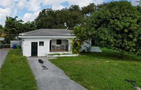 3-zimmer haus in der stadt 110 m² in Miami, Vereinigte Staaten. $740 000