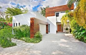 Villa – Miami, Florida, Vereinigte Staaten. 1 894 000 €