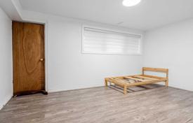 7-zimmer haus in der stadt in Etobicoke, Kanada. C$1 564 000