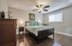 13-zimmer haus in der stadt in Scarborough, Kanada. C$2 405 000