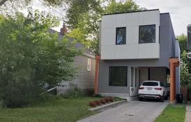 4-zimmer haus in der stadt in East York, Kanada. C$1 782 000