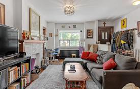 11-zimmer haus in der stadt in York, Kanada. C$1 294 000