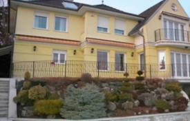 5-zimmer einfamilienhaus 470 m² in District II, Ungarn. 745 000 €