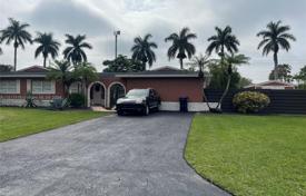 Haus in der Stadt – Palmetto Bay, Florida, Vereinigte Staaten. $1 080 000