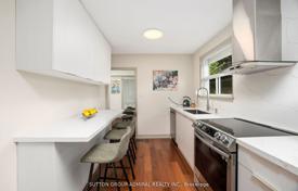 9-zimmer haus in der stadt in Etobicoke, Kanada. C$1 785 000