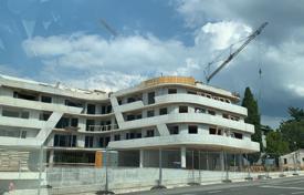 Wohnung Poreč, residential and commercial building under construction with apartments and underground garages. 850 000 €