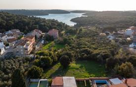 Grundstück in Medulin, Kroatien. 350 000 €