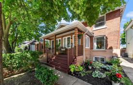 2-zimmer stadthaus in Scarborough, Kanada. C$1 245 000