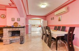 6-zimmer einfamilienhaus 200 m² in Stoliv, Montenegro. 950 000 €