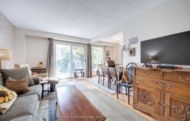 8-zimmer haus in der stadt in Etobicoke, Kanada. C$1 140 000