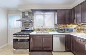 4-zimmer haus in der stadt in Scarborough, Kanada. C$1 337 000
