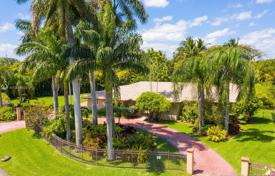 Villa – Pinecrest, Florida, Vereinigte Staaten. 1 392 000 €