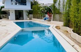 4-zimmer villa 425 m² in South Kuta, Indonesien. $975 000