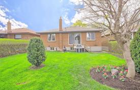 4-zimmer haus in der stadt in Etobicoke, Kanada. C$2 318 000