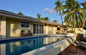 Villa – North Miami Beach, Florida, Vereinigte Staaten. $1 700 000
