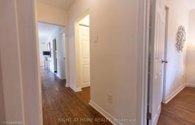 11-zimmer haus in der stadt in Scarborough, Kanada. C$1 681 000