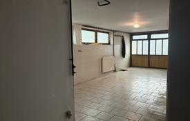 8-zimmer haus in der stadt 300 m² in Osietsko-Baranskaya County, Kroatien. 500 000 €
