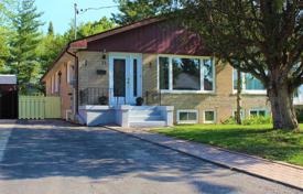 7-zimmer stadthaus in North York, Kanada. C$1 325 000