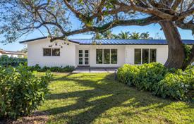 6-zimmer haus in der stadt 333 m² in Miami, Vereinigte Staaten. $3 250 000