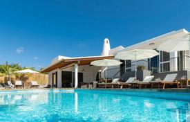 Villa – Adeje, Santa Cruz de Tenerife, Kanarische Inseln (Kanaren),  Spanien. 2 750 000 €
