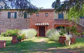 Villa – Castelnuovo Berardenga, Toskana, Italien. 760 000 €