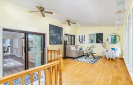 8-zimmer haus in der stadt in Scarborough, Kanada. C$1 267 000