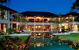 Villa – Seminyak, Bali, Indonesien. 7 200 €  pro Woche