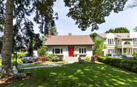 Haus in der Stadt – Etobicoke, Toronto, Ontario,  Kanada. C$1 926 000
