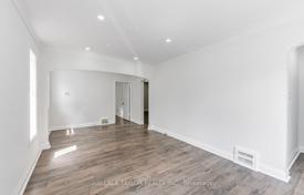 9-zimmer haus in der stadt in East York, Kanada. C$2 039 000