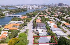 Haus in der Stadt – Surfside, Florida, Vereinigte Staaten. $1 695 000