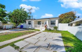 4-zimmer haus in der stadt 205 m² in Miami, Vereinigte Staaten. $750 000
