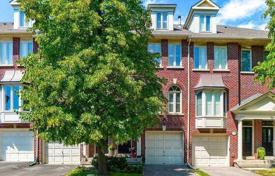 3-zimmer stadthaus in Etobicoke, Kanada. C$1 122 000