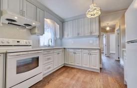 3-zimmer haus in der stadt in Etobicoke, Kanada. C$1 718 000