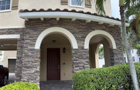 Haus in der Stadt – West End, Miami, Florida,  Vereinigte Staaten. $910 000