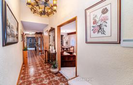 12-zimmer haus in der stadt in Etobicoke, Kanada. C$2 588 000
