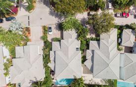 7-zimmer villa 290 m² in Aventura, Vereinigte Staaten. 1 383 000 €
