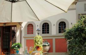7-zimmer villa 450 m² in Florenz, Italien. 1 950 000 €