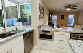 Haus in der Stadt – Coral Gables, Florida, Vereinigte Staaten. $1 620 000