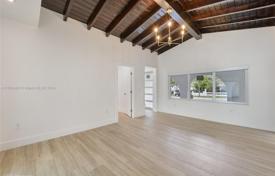 4-zimmer haus in der stadt 198 m² in Miami, Vereinigte Staaten. $1 300 000