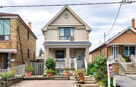 Haus in der Stadt – York, Toronto, Ontario,  Kanada. C$979 000