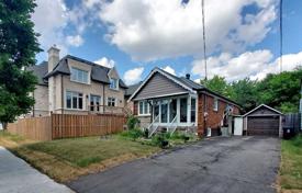 3-zimmer haus in der stadt in North York, Kanada. C$1 599 000