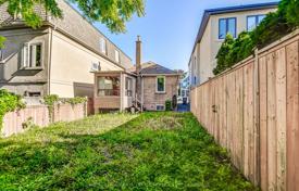 6-zimmer haus in der stadt in Etobicoke, Kanada. C$1 514 000