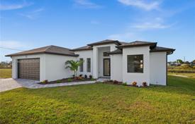 Haus in der Stadt – Cape Coral, Florida, Vereinigte Staaten. $459 000