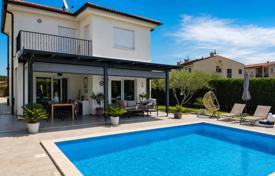 4-zimmer haus in der stadt 140 m² in Poreč, Kroatien. 570 000 €