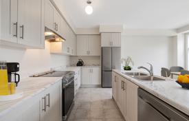 7-zimmer stadthaus in North York, Kanada. C$1 929 000